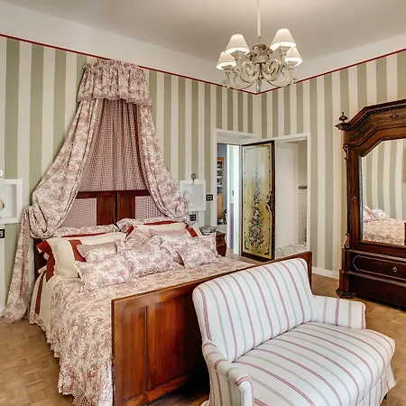 De Donatis Charming Bed and Breakfast 4*